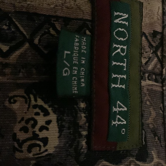 This is an EUC men’s silk shirt - Picture 2 of 5